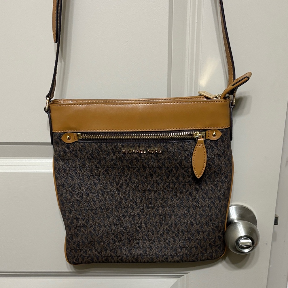 Michael Kors Tan and Brown Shoulder Bag